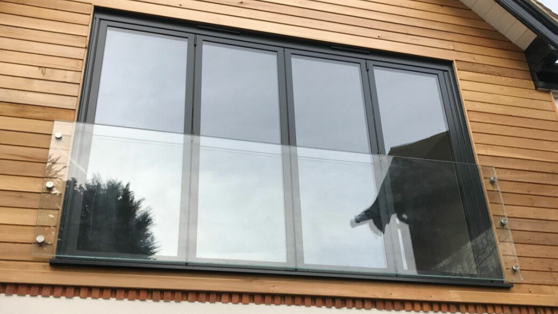 Französische Balkonverglasung – Stil, Komfort und die richtige Wahl für Ihr Zuhause